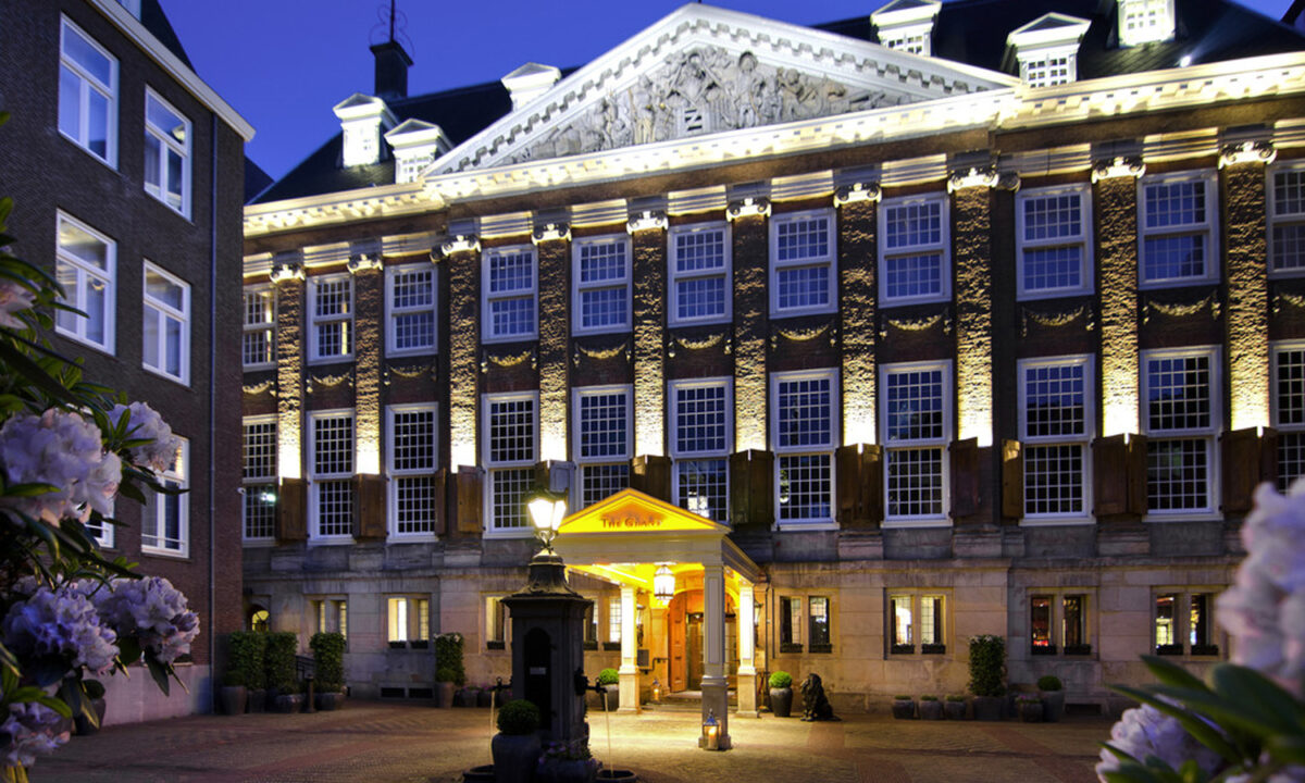 Vooraanzicht van trouwlocatie Hotel The Grand Amsterdam